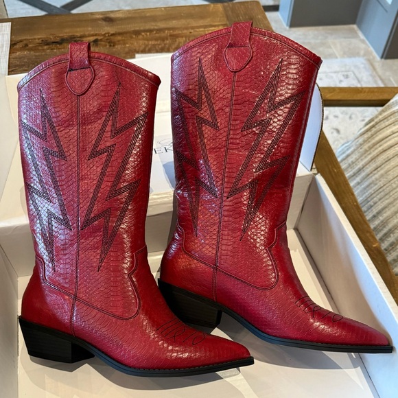 NEVER WORN!  Dirty Laundry (by Chinese Laundry) women's cowboy boots - Picture 15 of 16